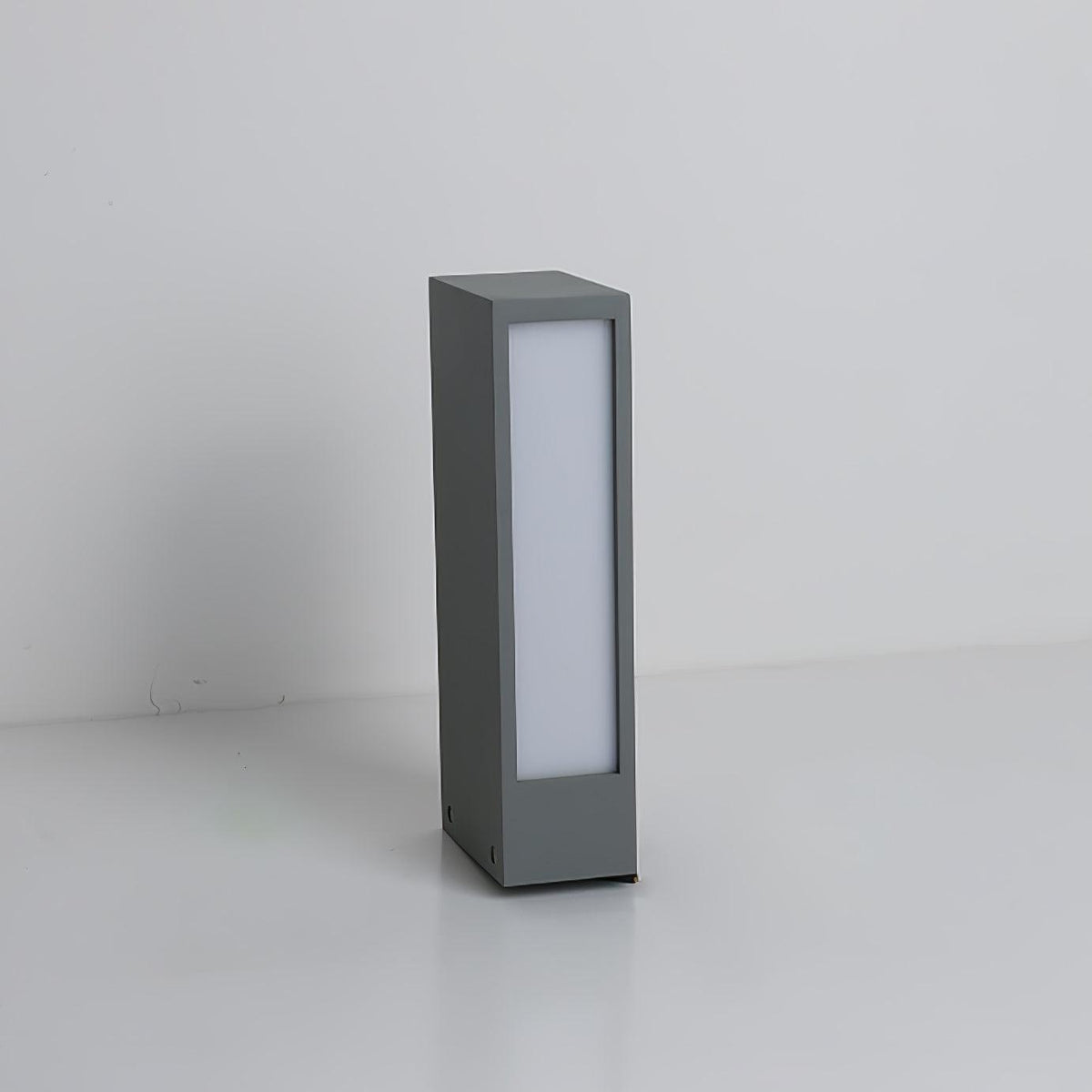 Faro Outdoor Post Light – Modern Cast Aluminum LED Lamp for Pathways & Gardens