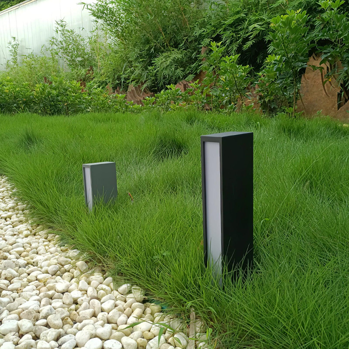 Faro Outdoor Post Light – Modern Cast Aluminum LED Lamp for Pathways & Gardens