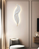 feather-wall-lamp