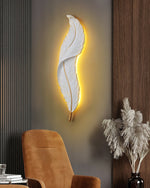 feather-wall-lamp