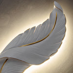 feather-wall-lamp