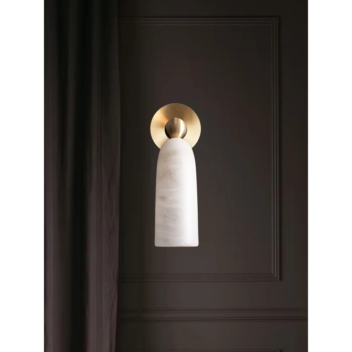 figure-wall-lamp