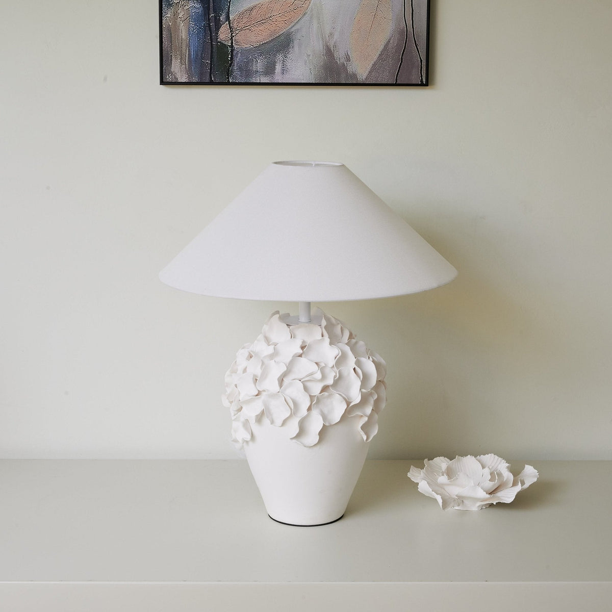 Florae Ceramic Table Lamp – Sculpted Bloom Design for Modern Interiors