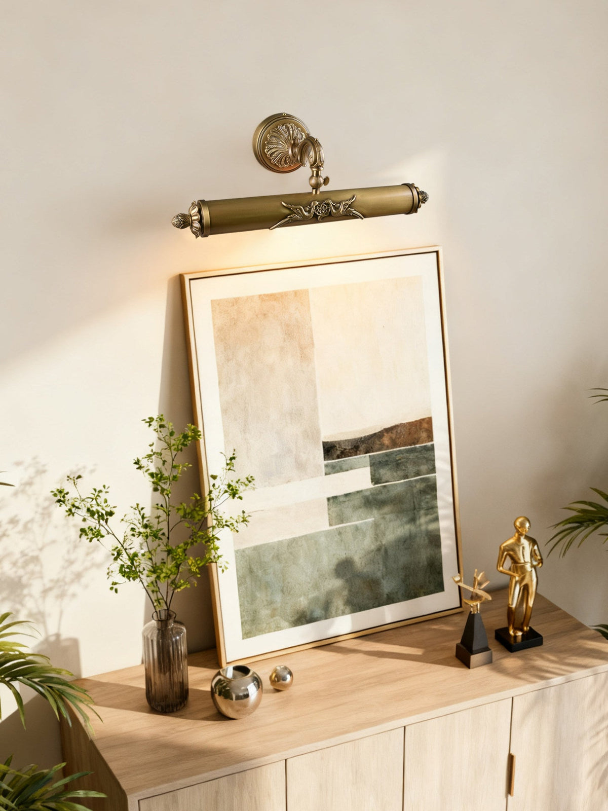 Florence Brass Wall Sconce – Vintage Luxury Lighting for Refined Interiors