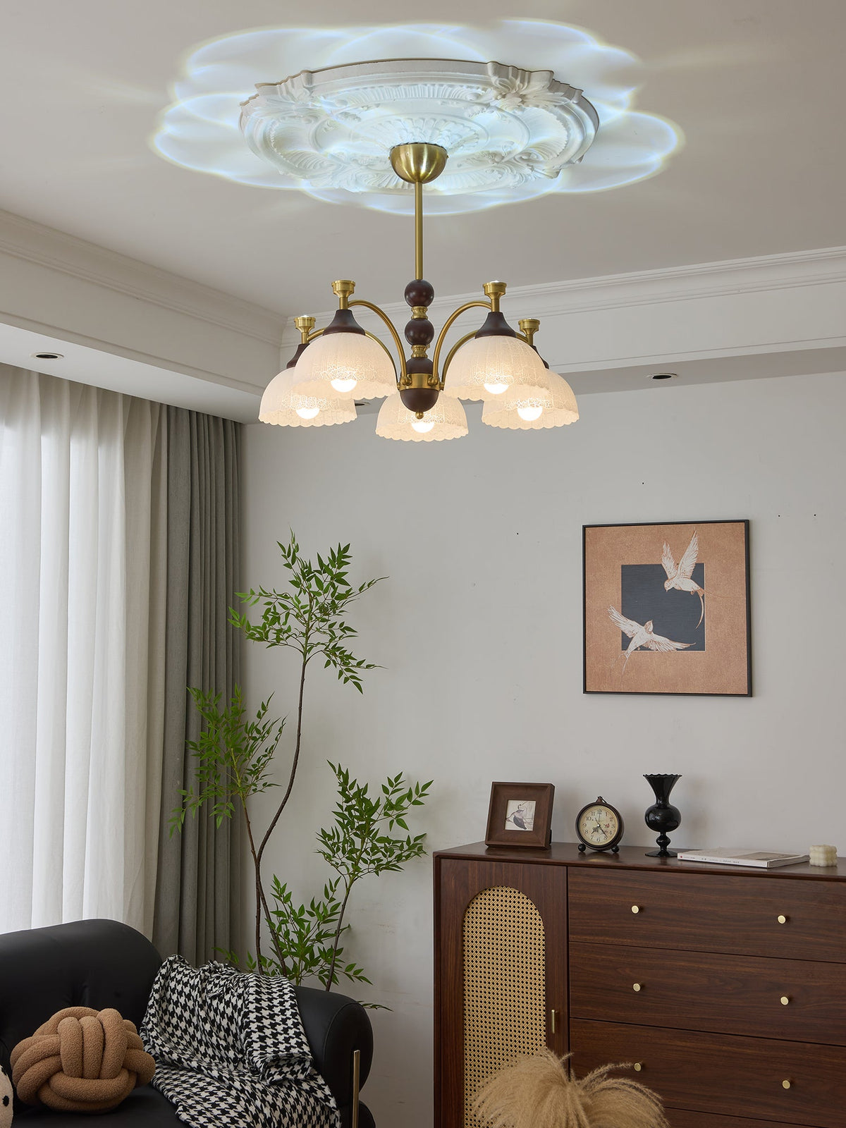 Florentia Modern Wood & Glass Chandelier for Dining Room and Foyer