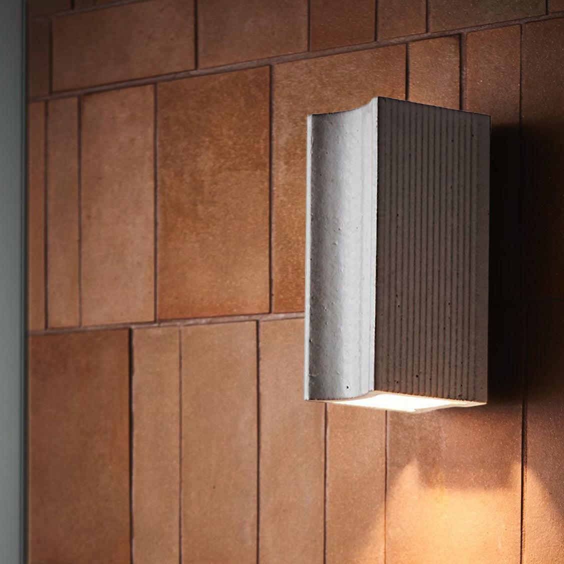 flute-wall-lamp