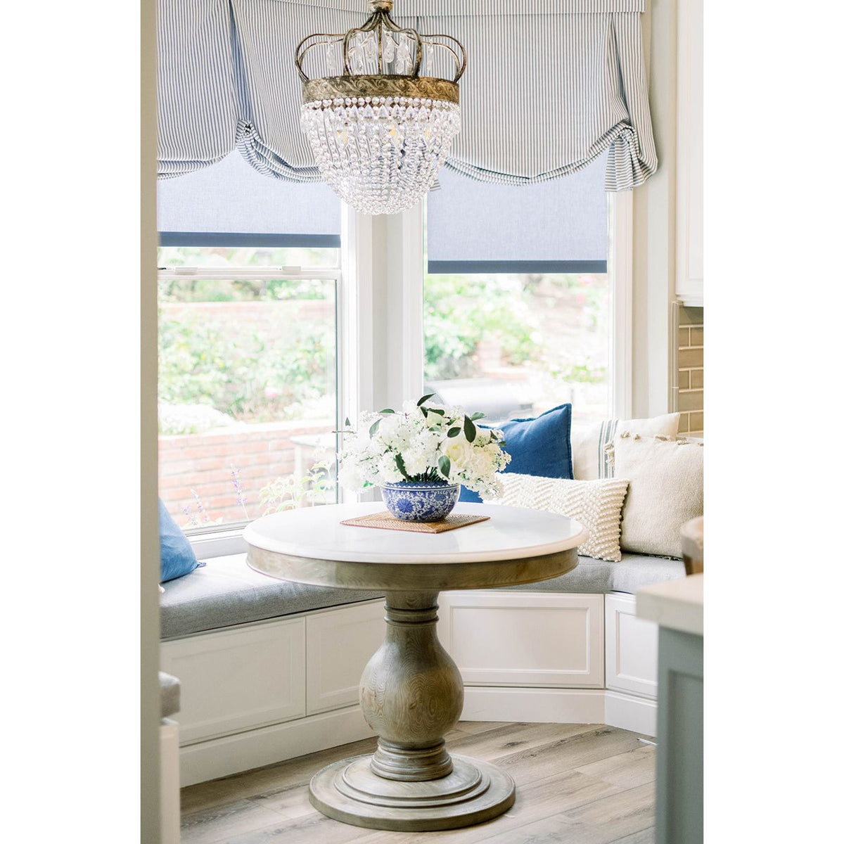 abella-tear-drop-chandelier