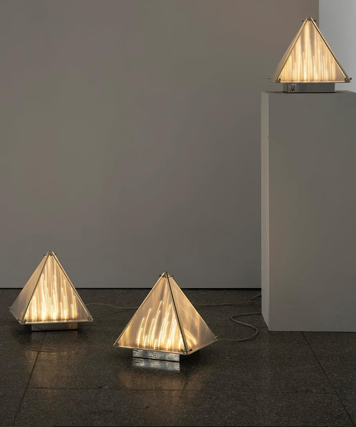 fragment-table-lamp