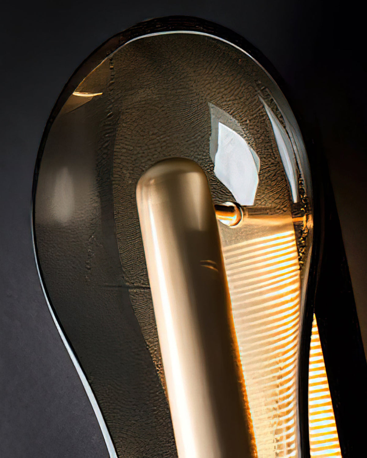 gastra-wall-lamp