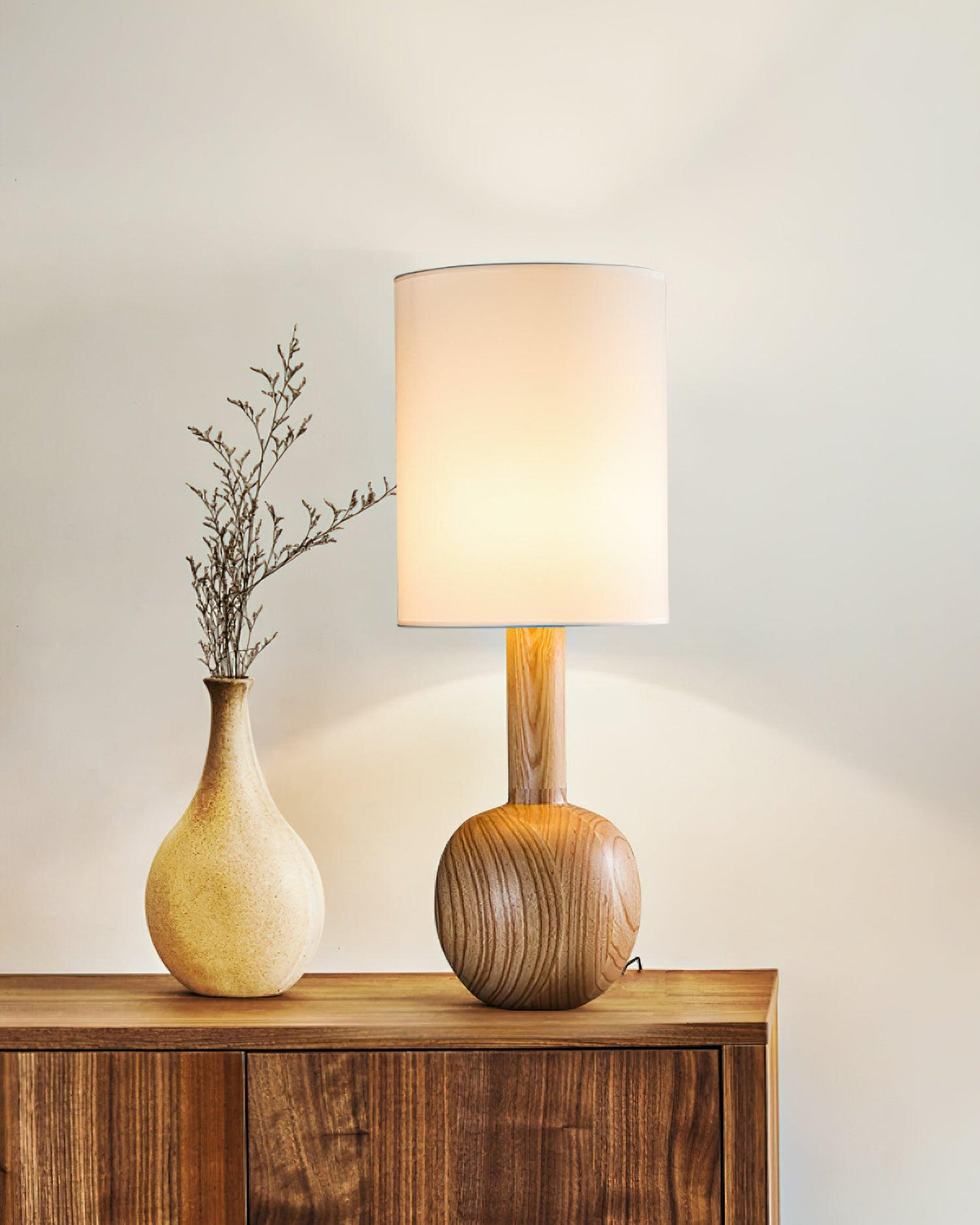 gavel-table-lamp