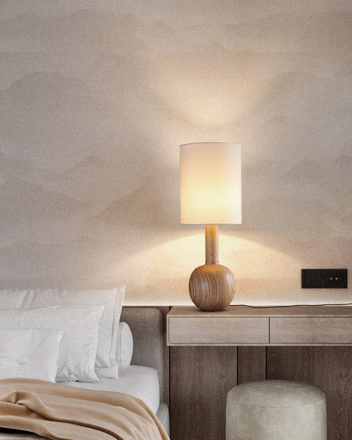 gavel-table-lamp