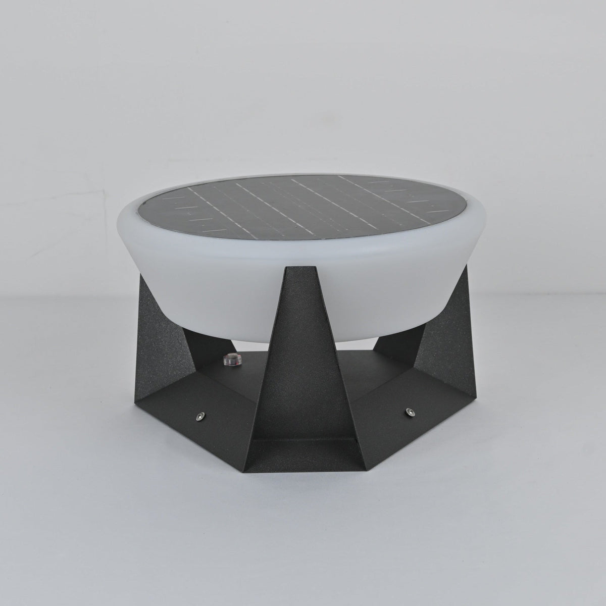 Geobase Solar Outdoor Post Light – Modern Geometric LED Garden Lamp