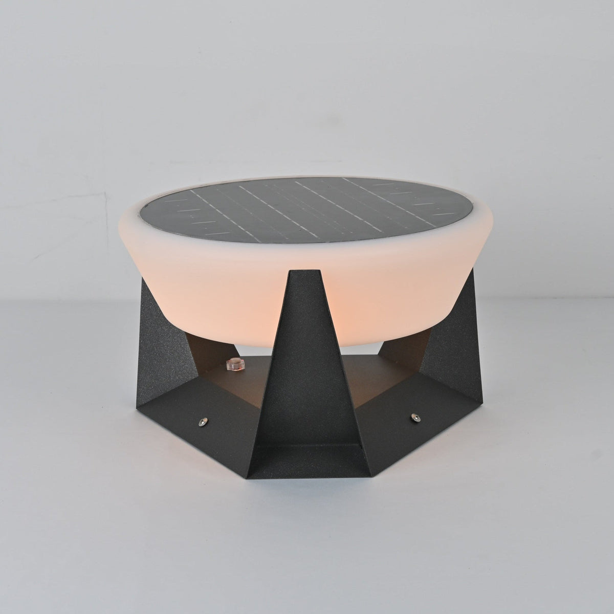 Geobase Solar Outdoor Post Light – Modern Geometric LED Garden Lamp