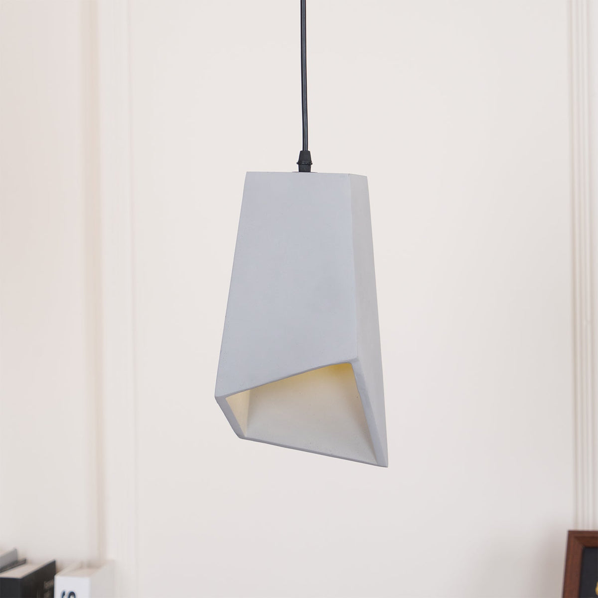 Georgia Faceted Concrete Pendant Light – Hand-Cast Brutalist Ceiling Lamp