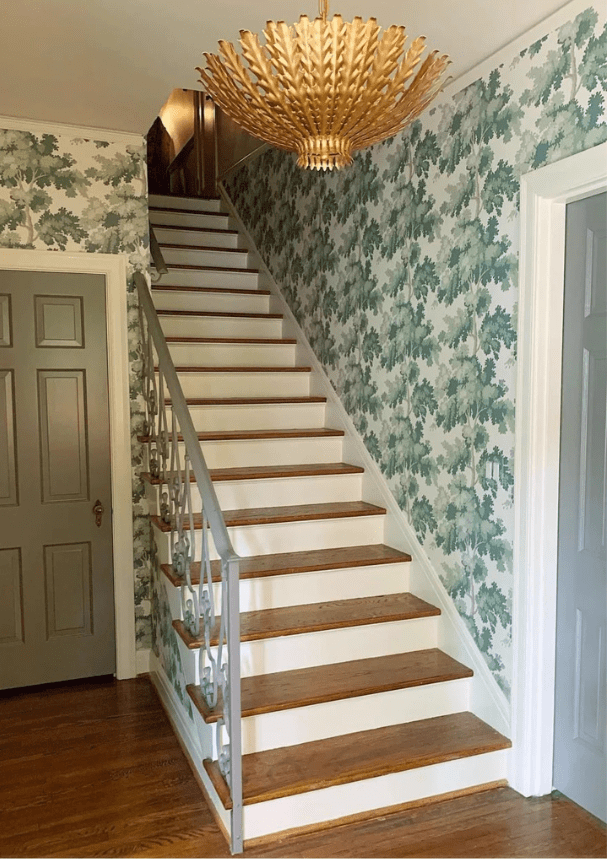 Gilded Acanthus Leaf Chandelier for Grand Interiors