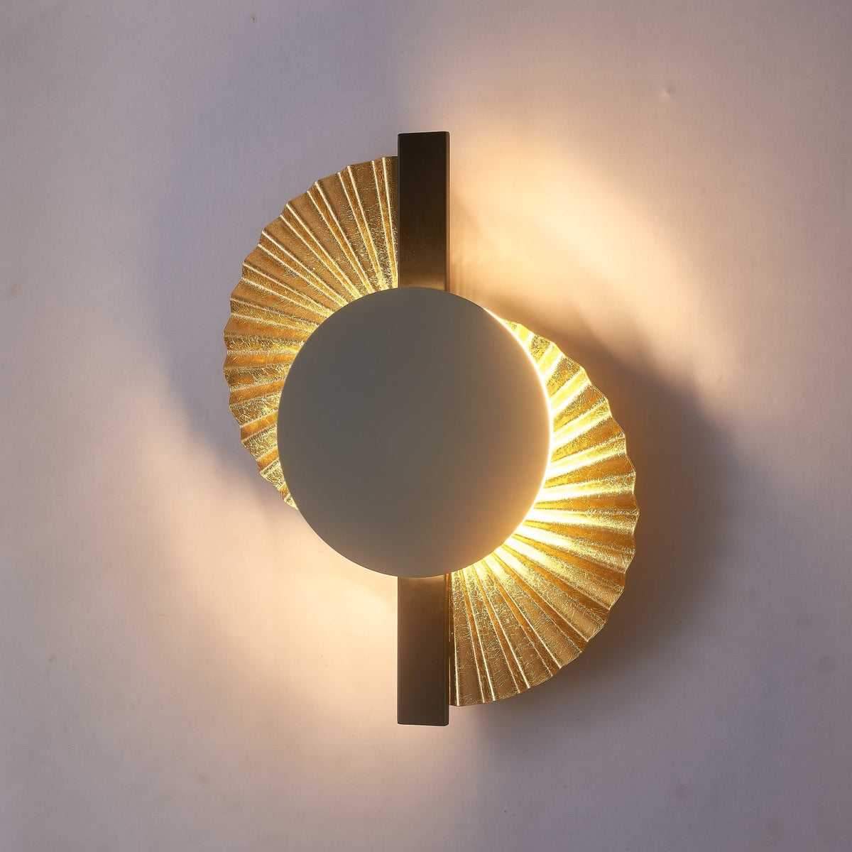 Gilded Fan Wall Sconce in Gold and Black for Modern Interiors