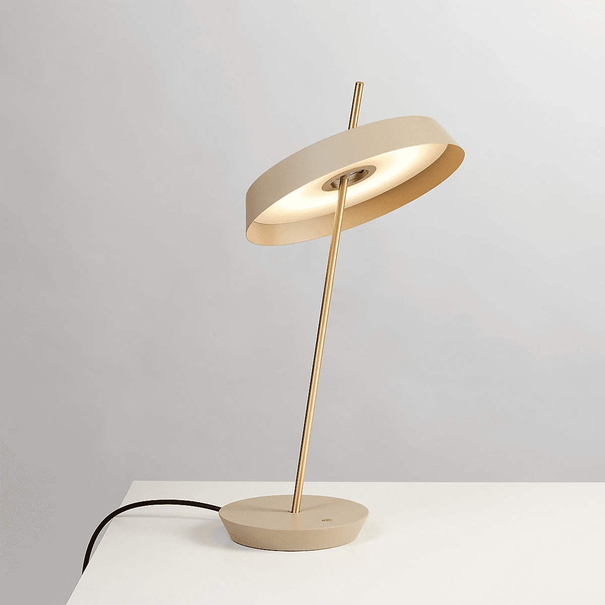 Giro Table Lamp