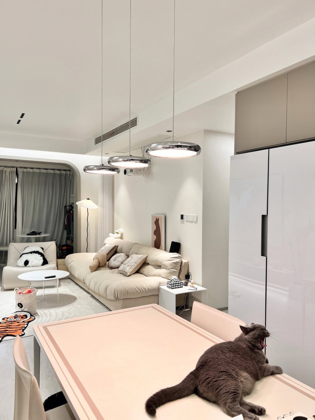 Giro Pendant Light