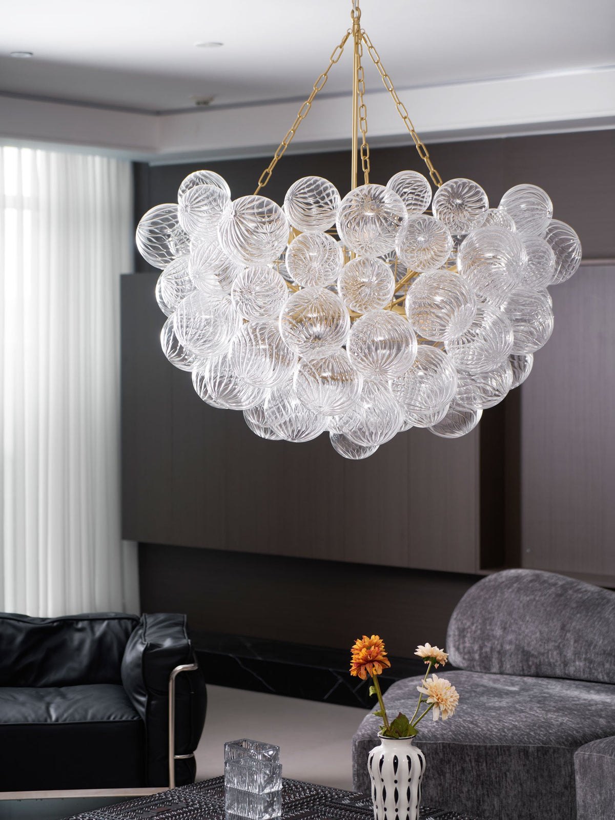 Lumière Cascade Glass Ball Chandelier – Modern Sculptural Pendant Light