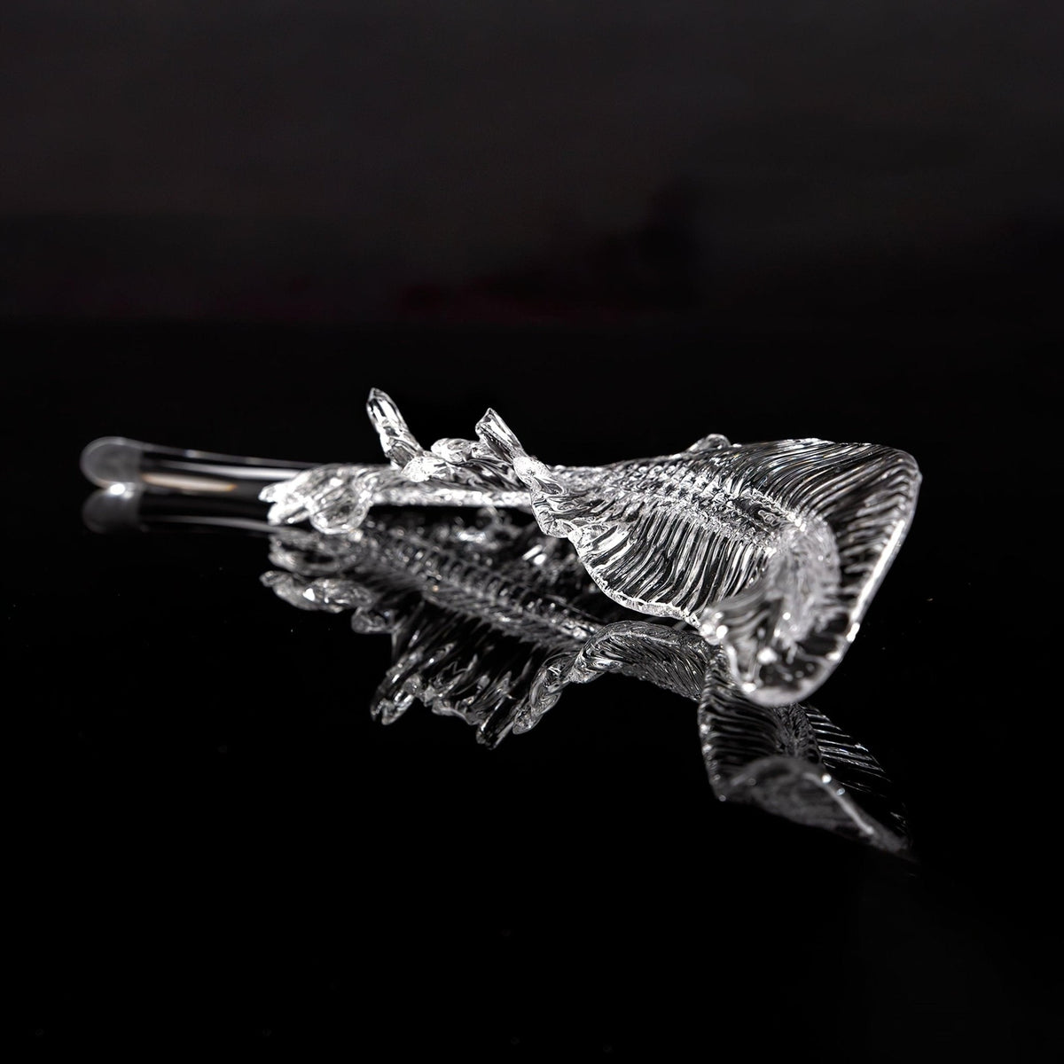 Glass Feathers Flying Chandelier — Modern LED Statement Pendant for Dining & Living Rooms
