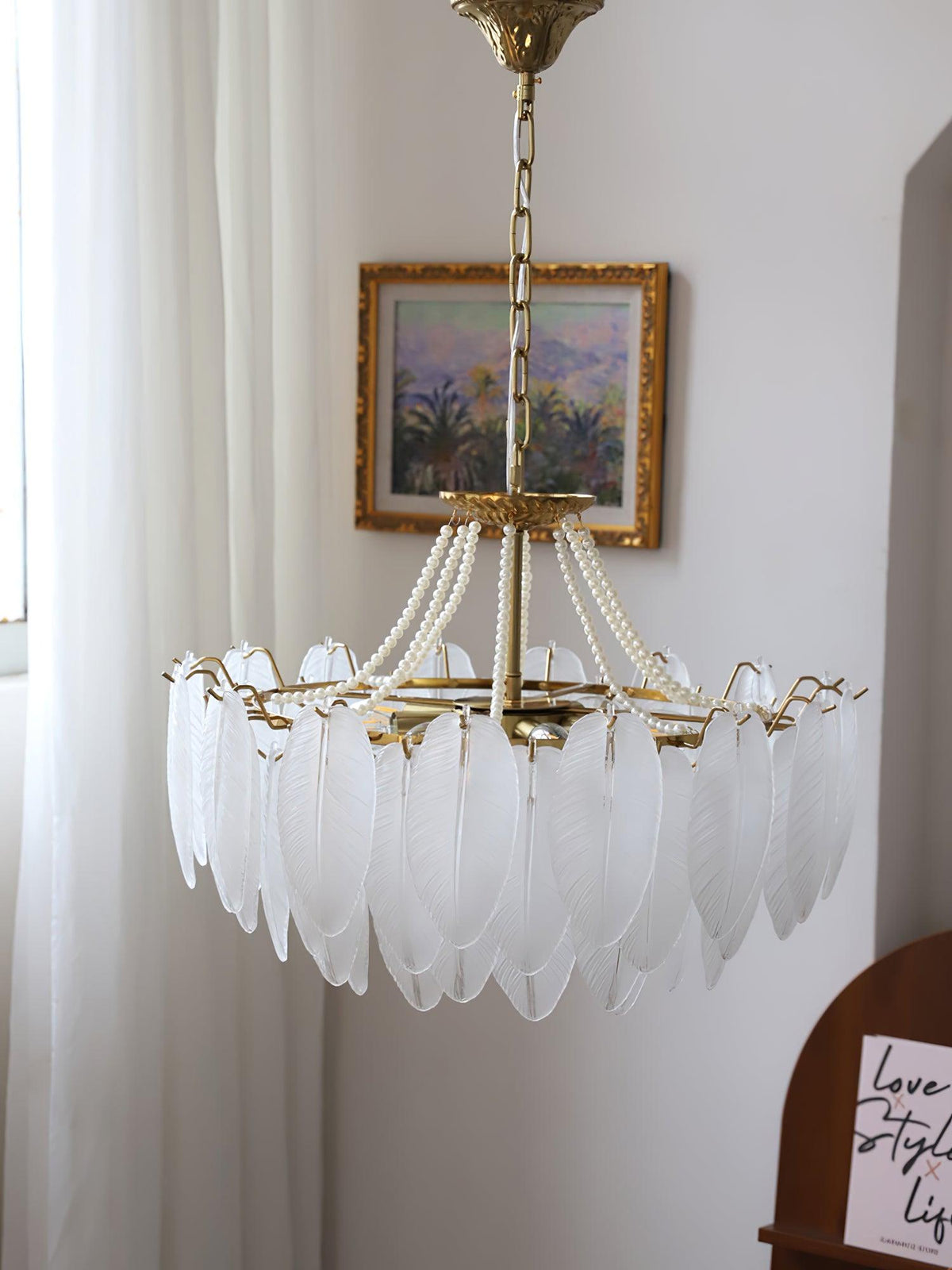 glass-feather-pearl-chandelier
