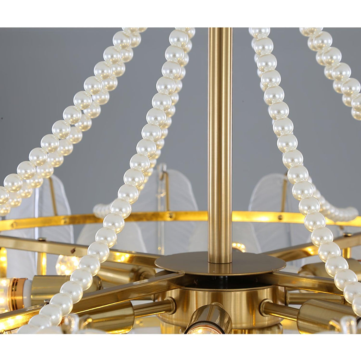 glass-feather-pearl-chandelier