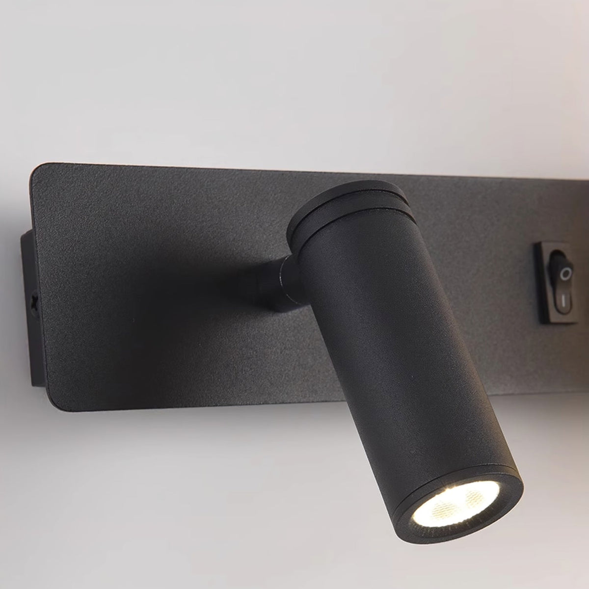 Glos Slim Wall Lamp