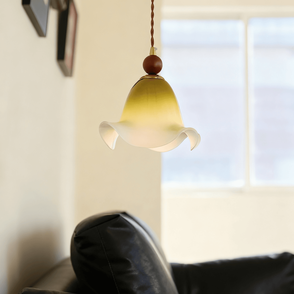 Gradient Petal Pendant Light – Art Glass & Walnut Wood Hanging Lamp for Dining, Living, Bedroom