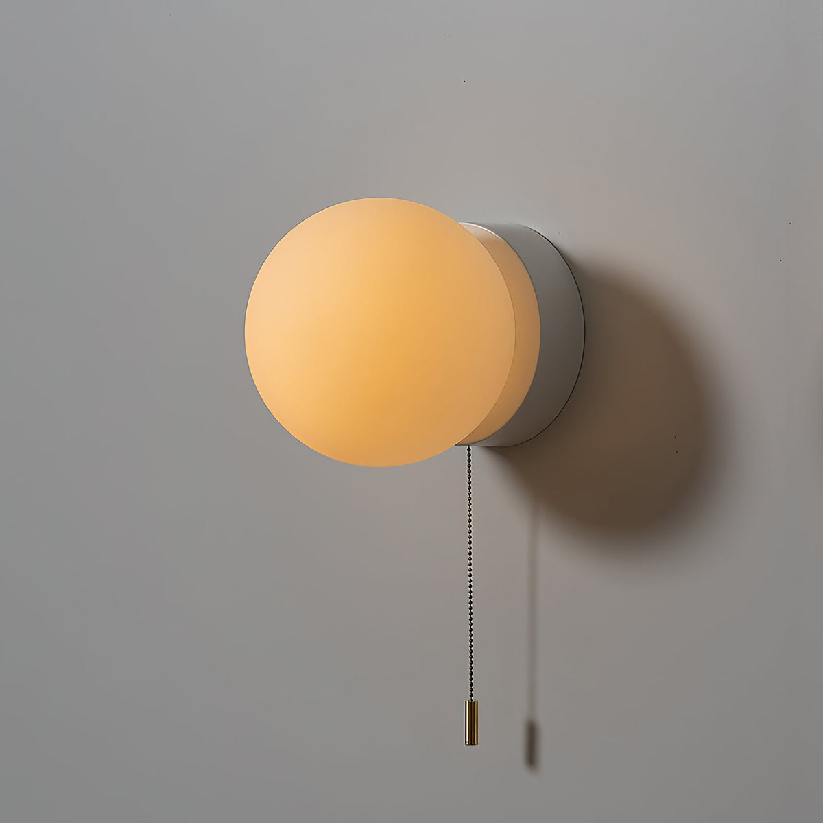 gram-wall-lamp