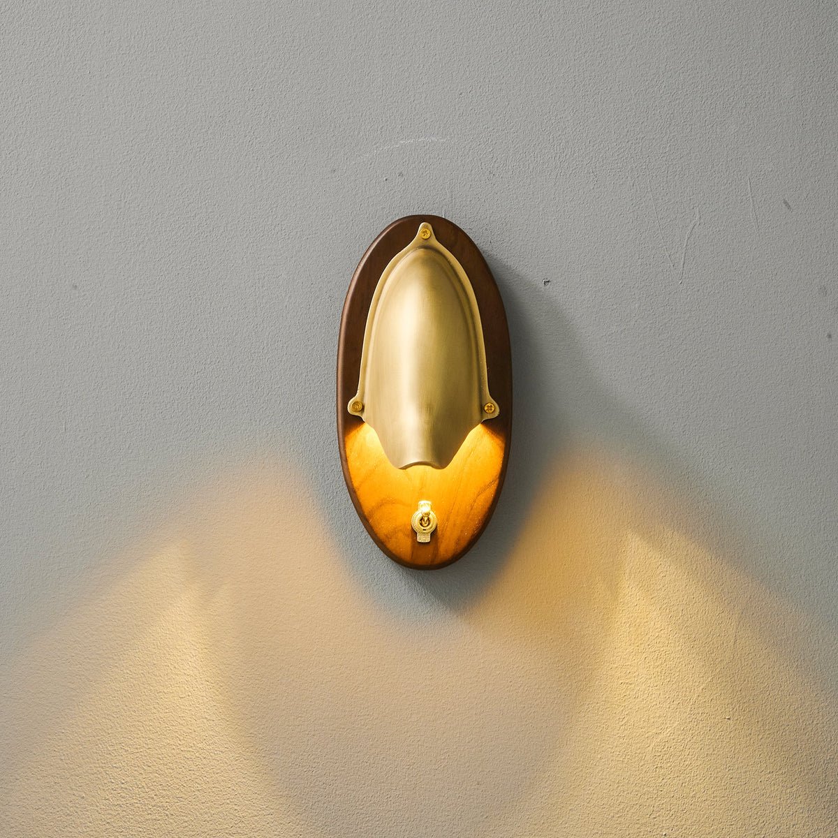 grant-wall-lamp