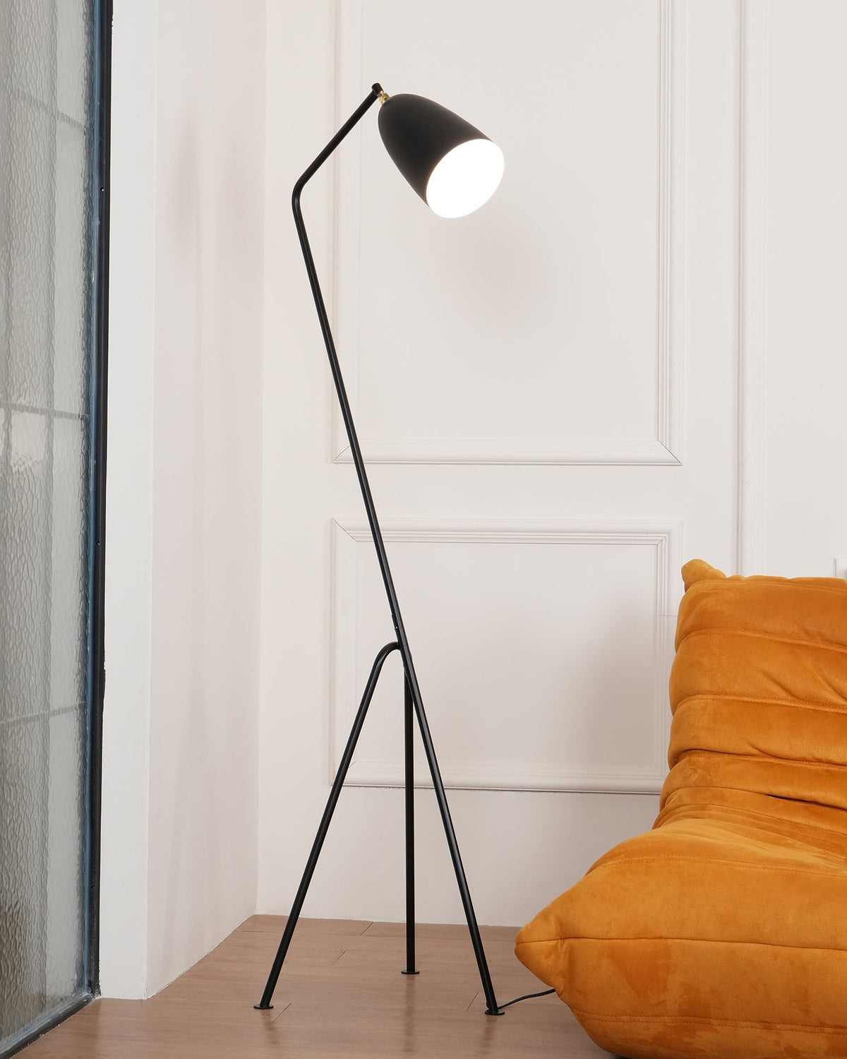 grasshopper-floor-lamp