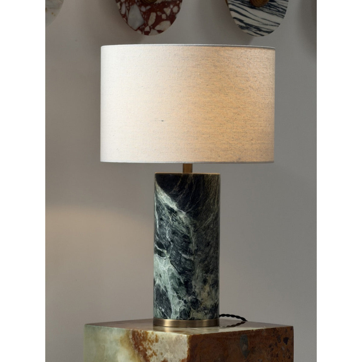 gravity-table-lamp