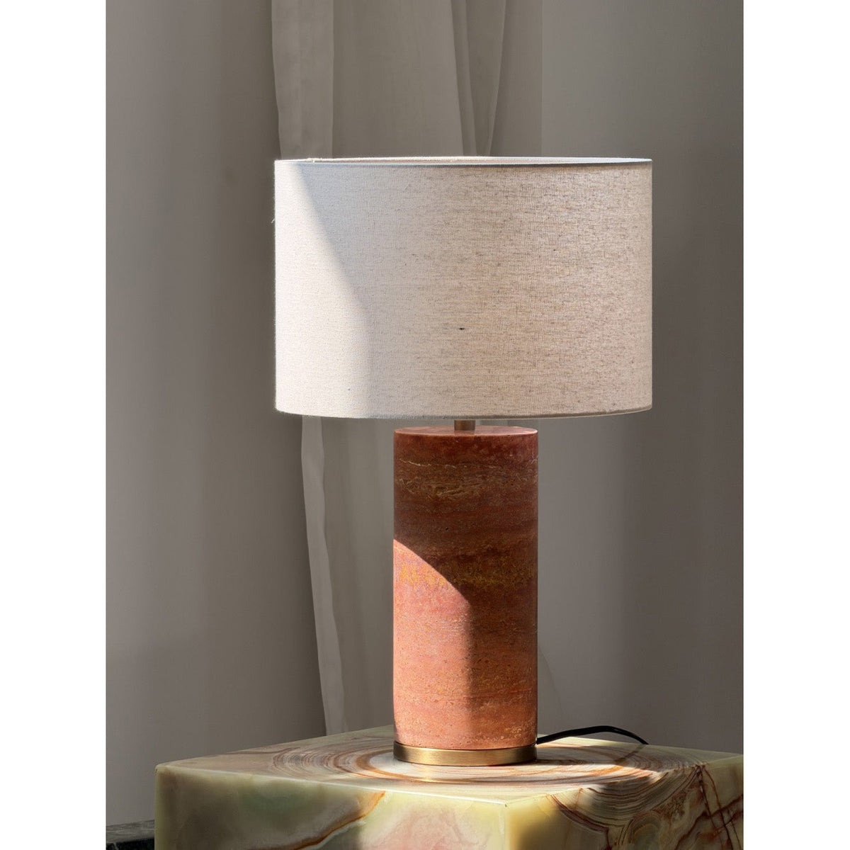 gravity-table-lamp