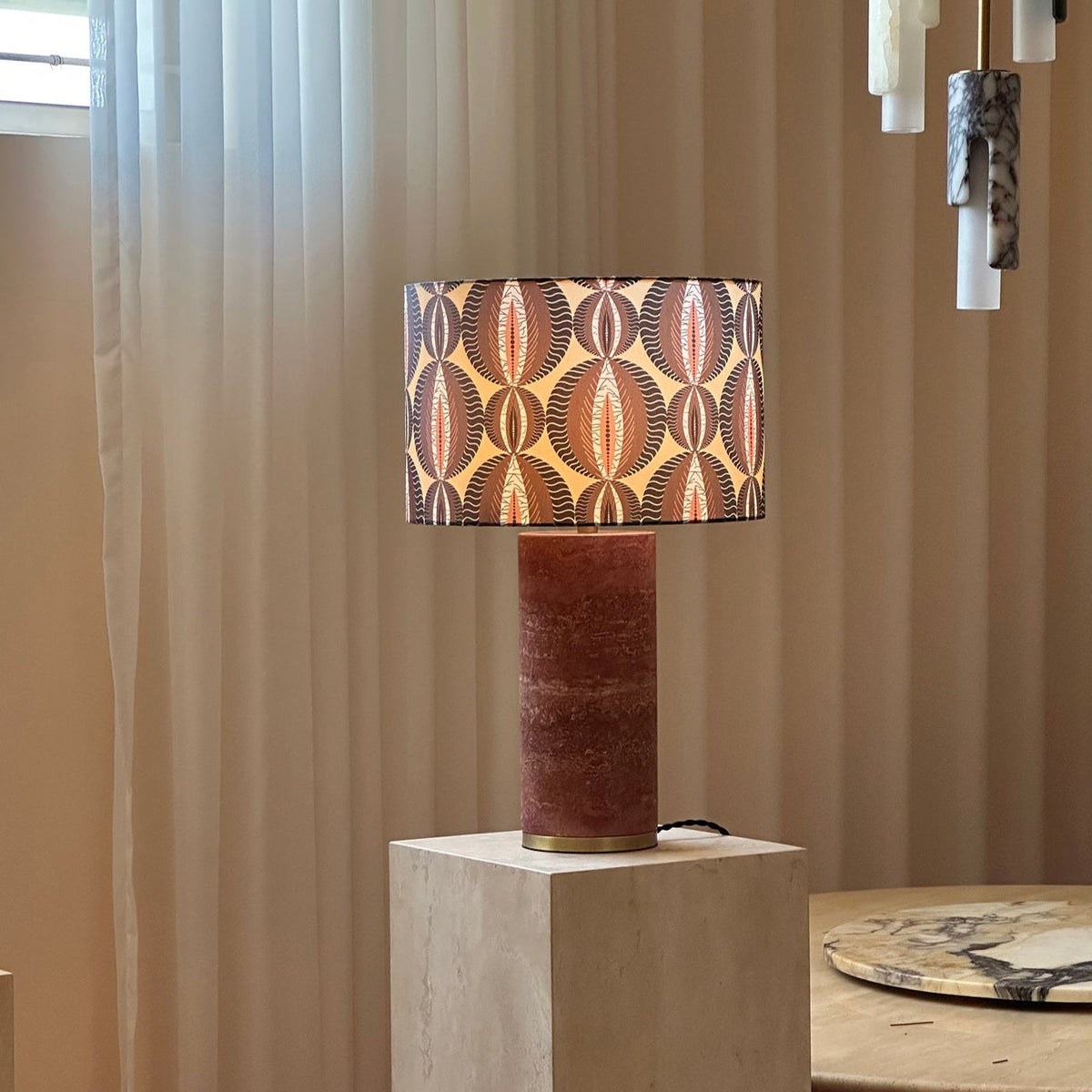 gravity-table-lamp