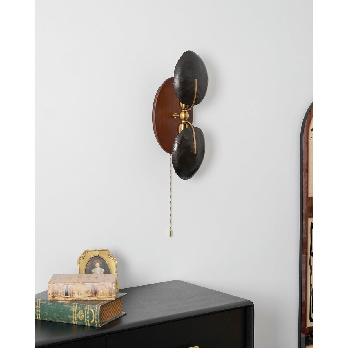 greta-wall-lamp