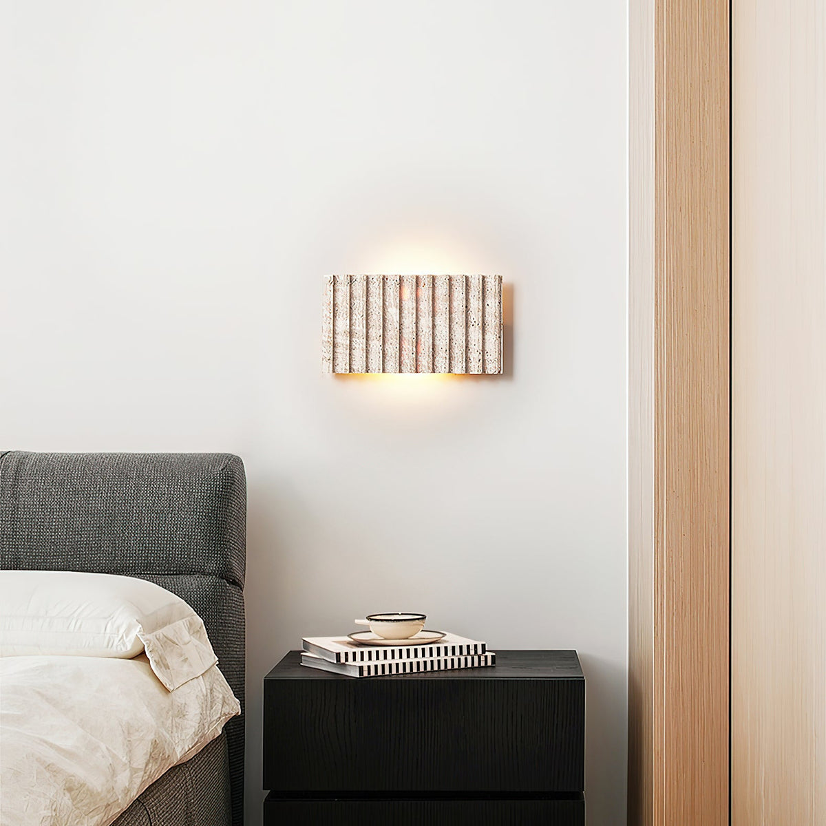 grille-travertine-wall-lamp