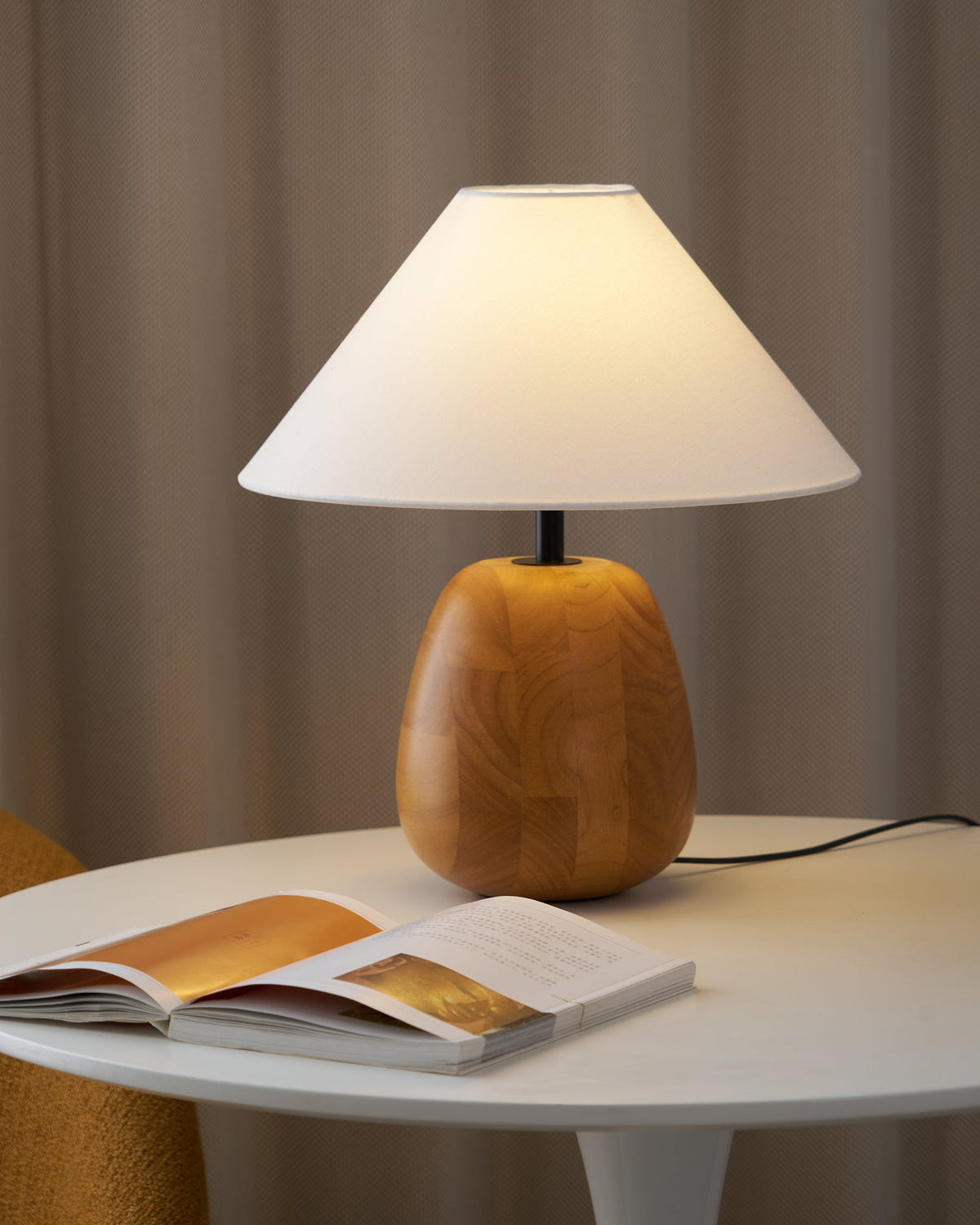 irving-wood-table-lamp