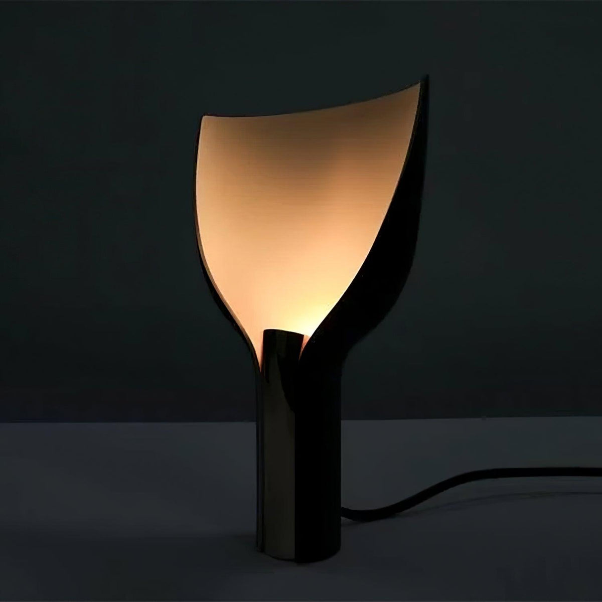 Half Funnel Table Light