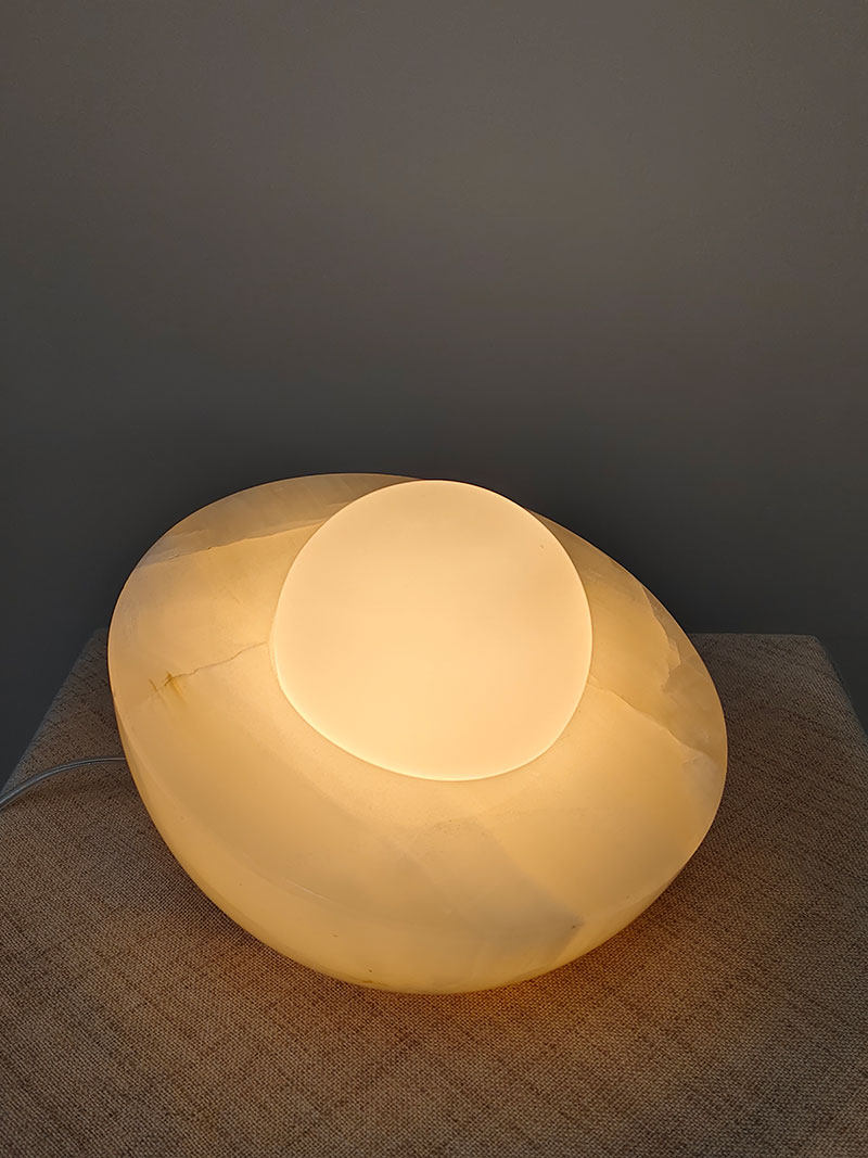 Halo Pebble Stone Table Lamp – Natural Onyx Base with Frosted Glass Globe