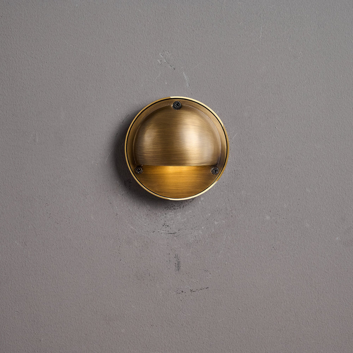 hardy-wall-lamp
