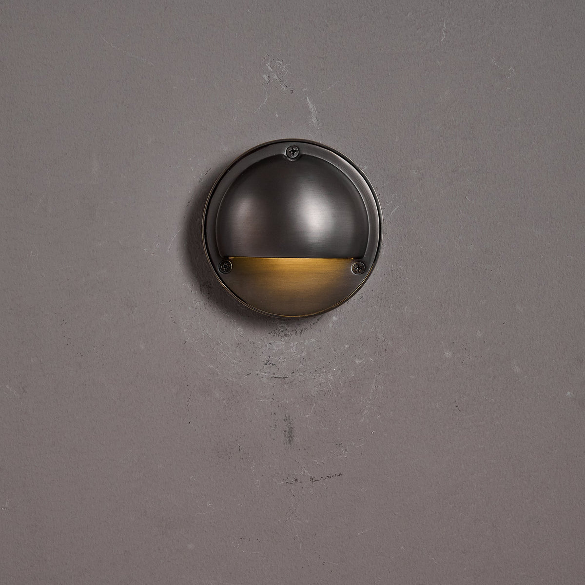 hardy-wall-lamp
