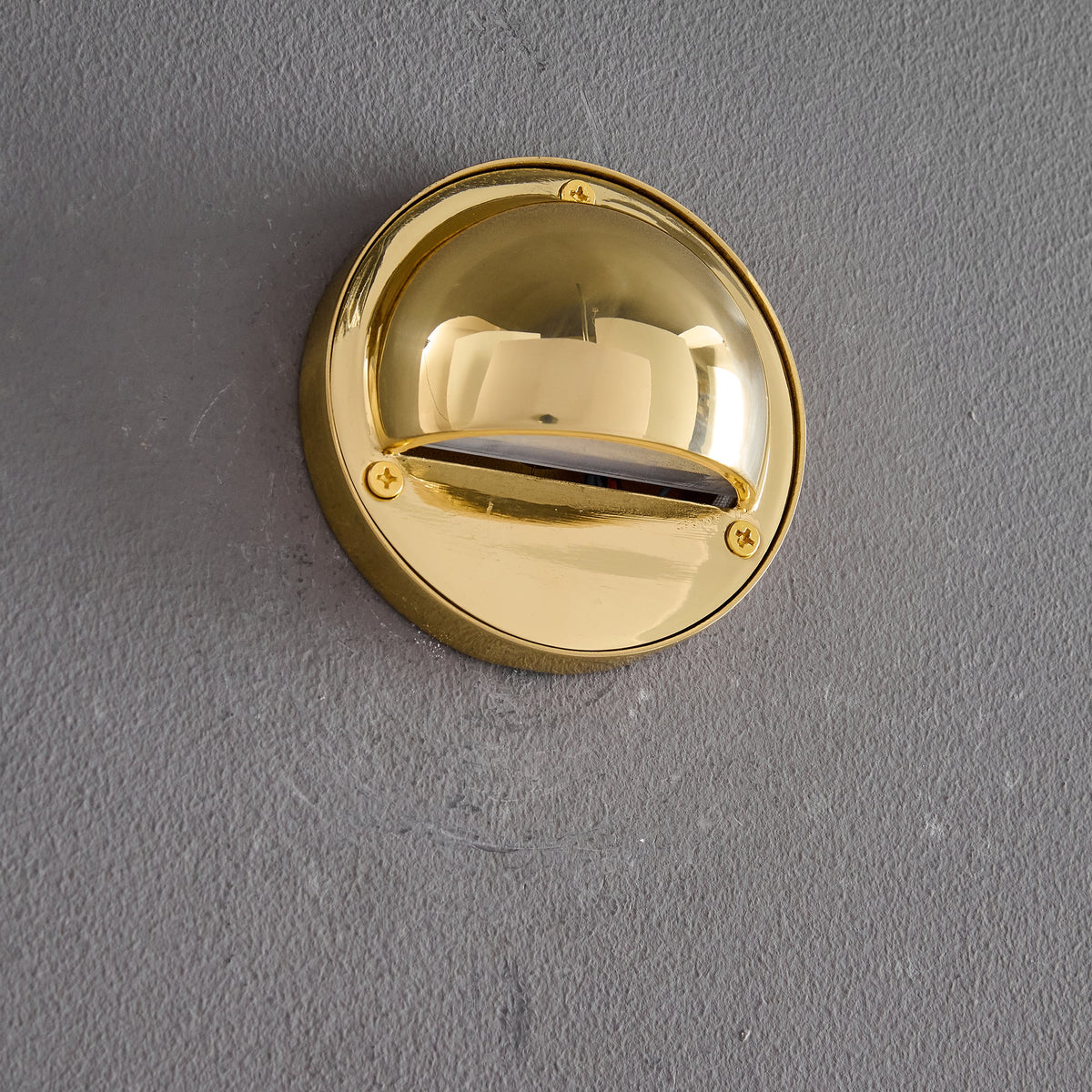 hardy-wall-lamp