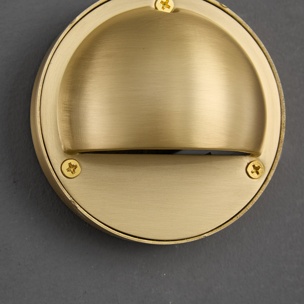 hardy-wall-lamp