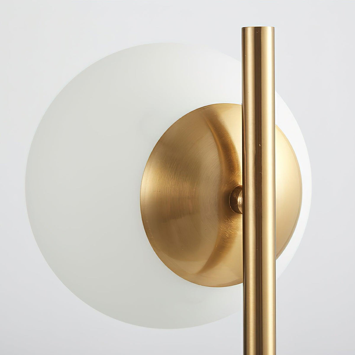 harper-globe-table-lamp
