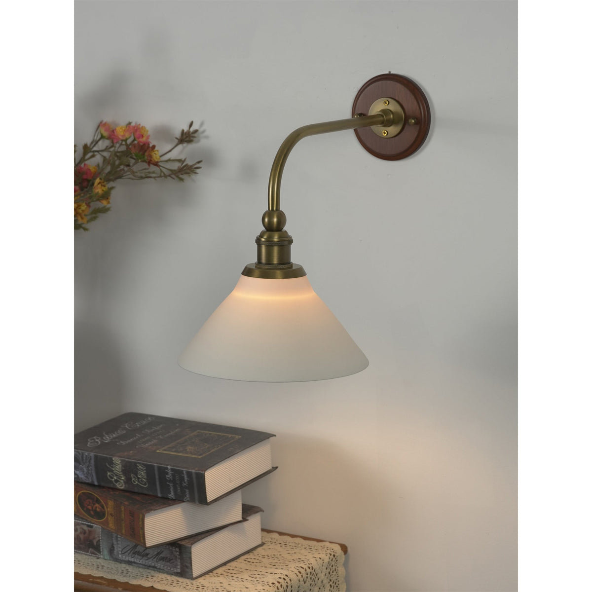 heirloom-wall-lamp