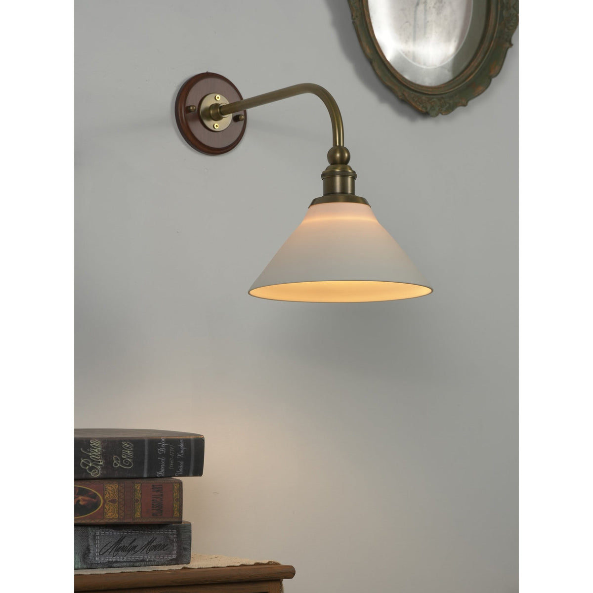 heirloom-wall-lamp