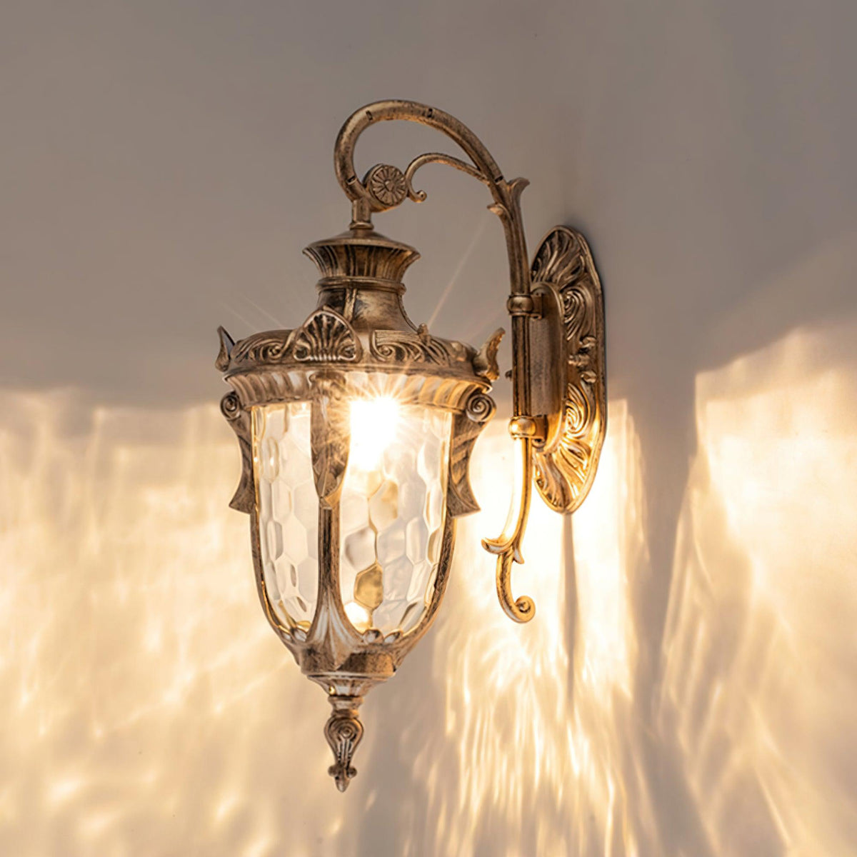 heritage-outdoor-wall-lamp