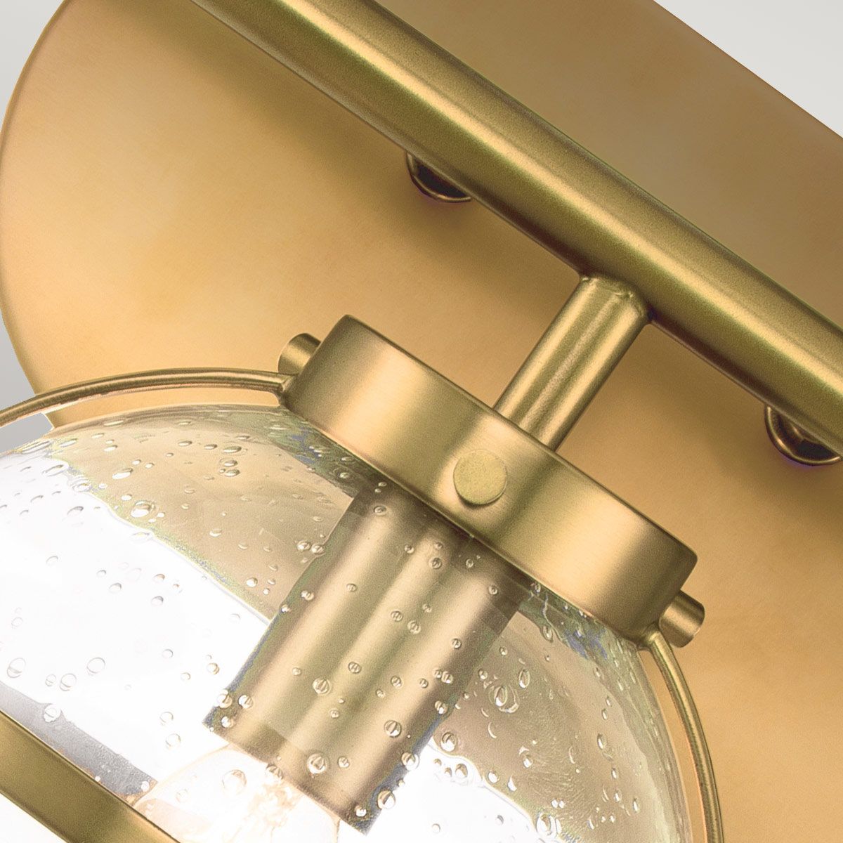 hollis-wall-lamp
