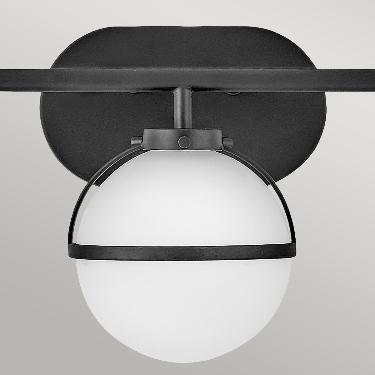 hollis-wall-lamp