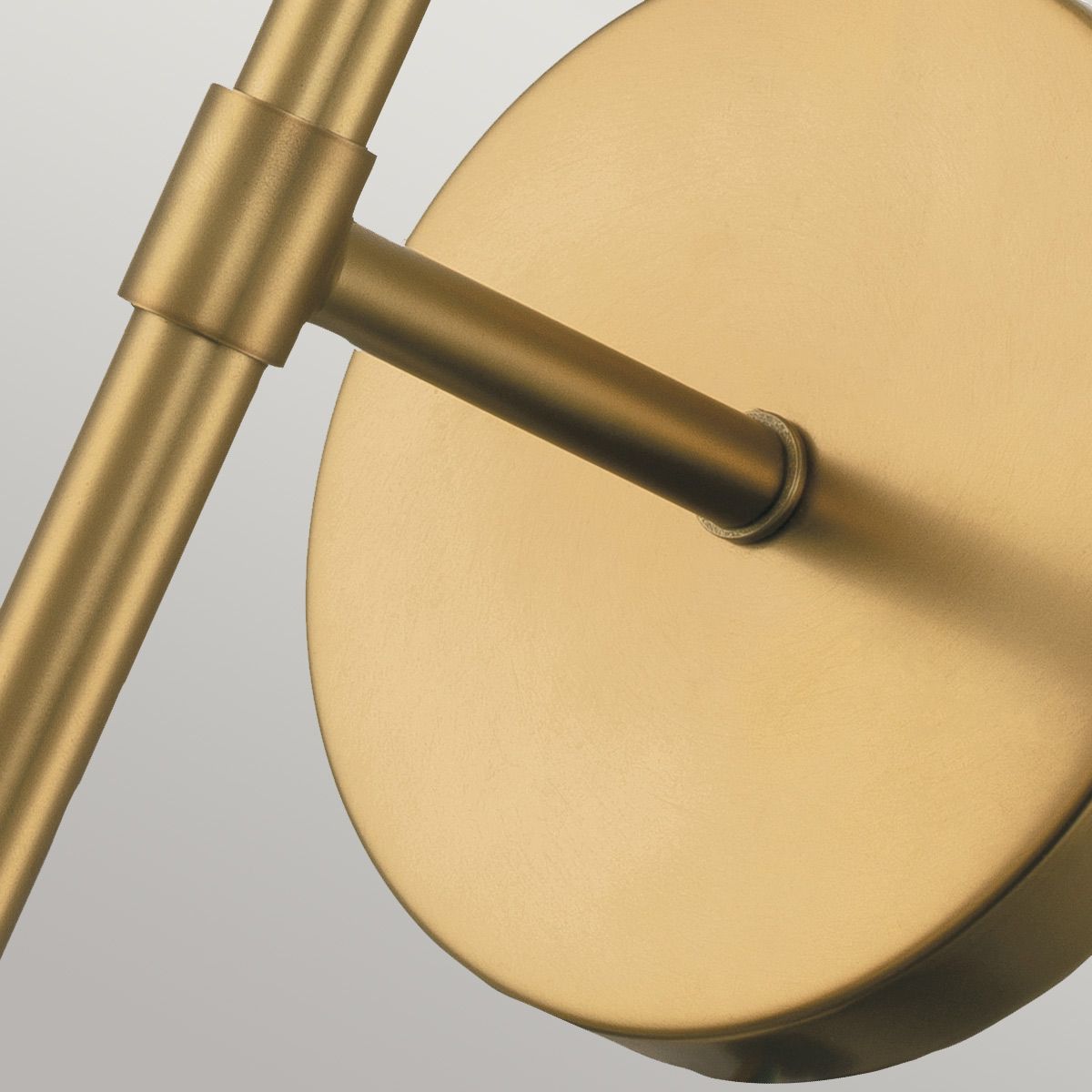 hollis-wall-sconce